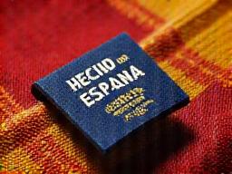 Etiqueta hecho en España calidad premium
